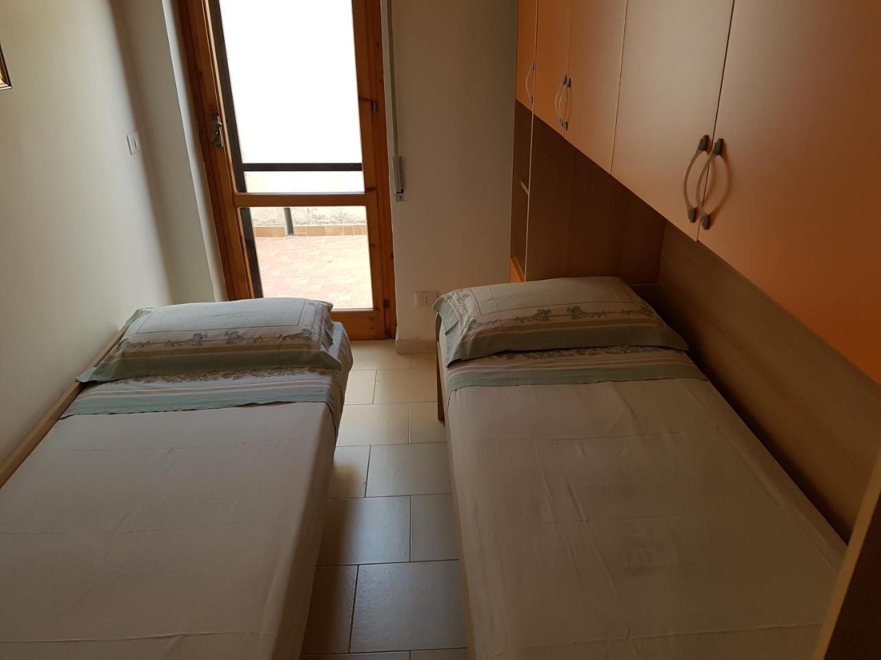 ポルト・チェザーレオ Residenza Caroneヴィラ エクステリア 写真